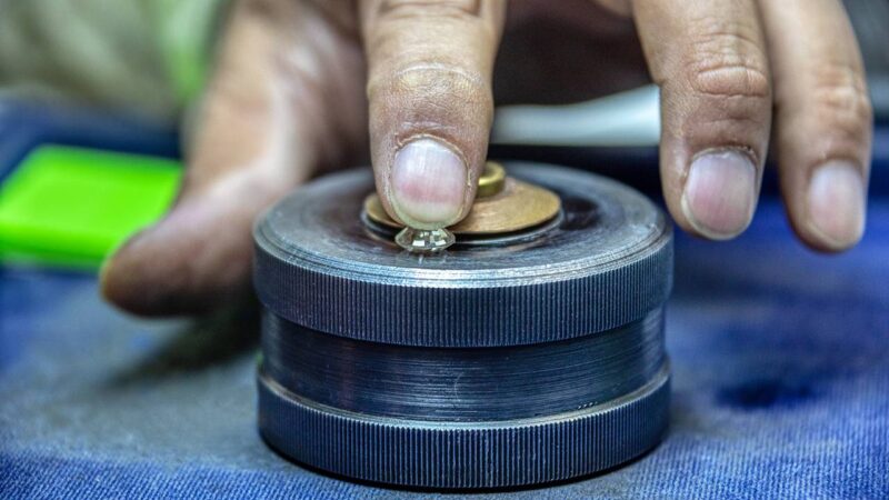 Surat’s Diamond Industry Diversifies Amid Changing Global Demand sourcing for surat 1